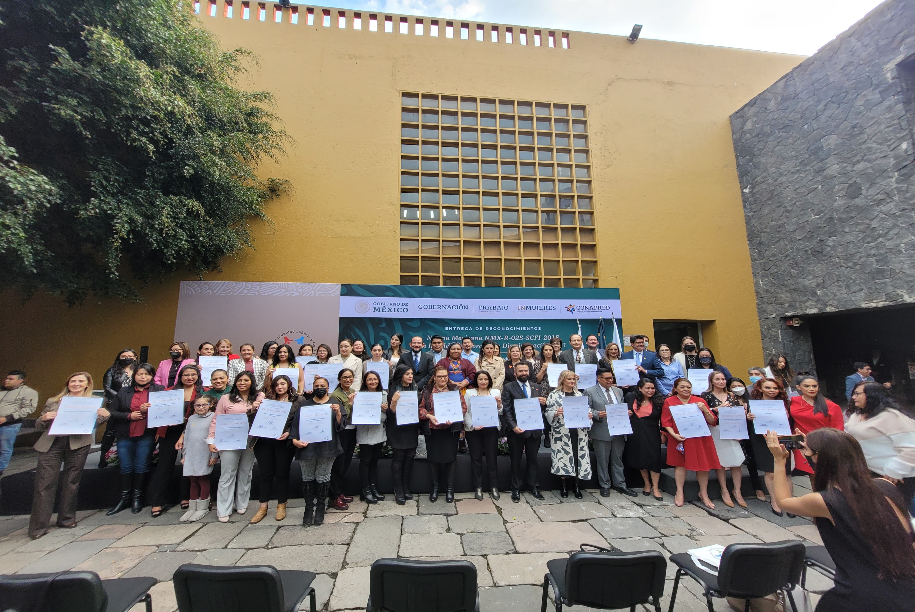 Entrega de Reconocimientos a Centros de Trabajo Certificados 2020-2021